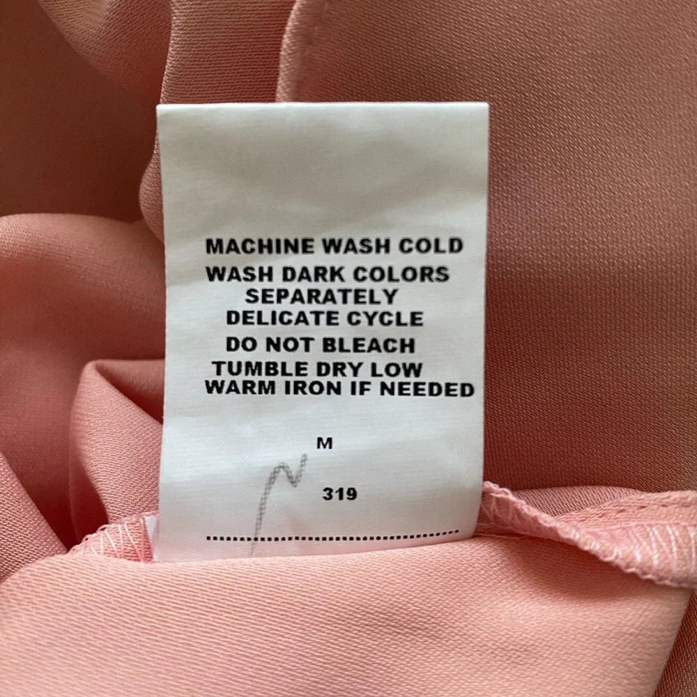 Van Heusen Peach V-Neck Blouse Women's Size M Short Sleeve NWOT